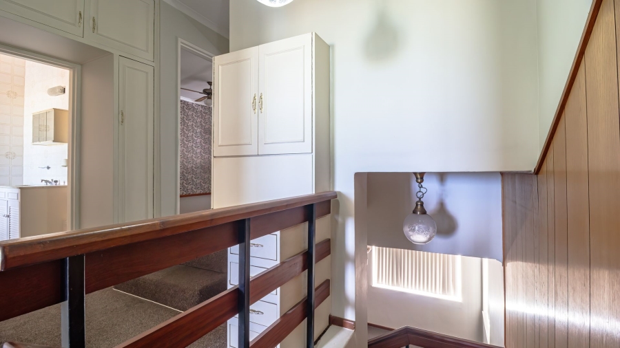 To Let 4 Bedroom Property for Rent in Gordons Bay Village Western Cape